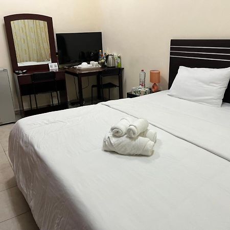 Master Room Attached Bathroom 迪拜 外观 照片